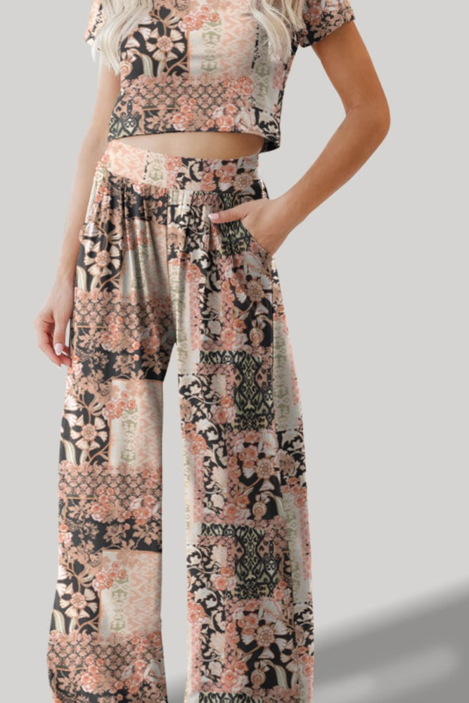 
                  
                    'HADLEY' Printed Round Neck Short Sleeve Top and Pants Set
                  
                