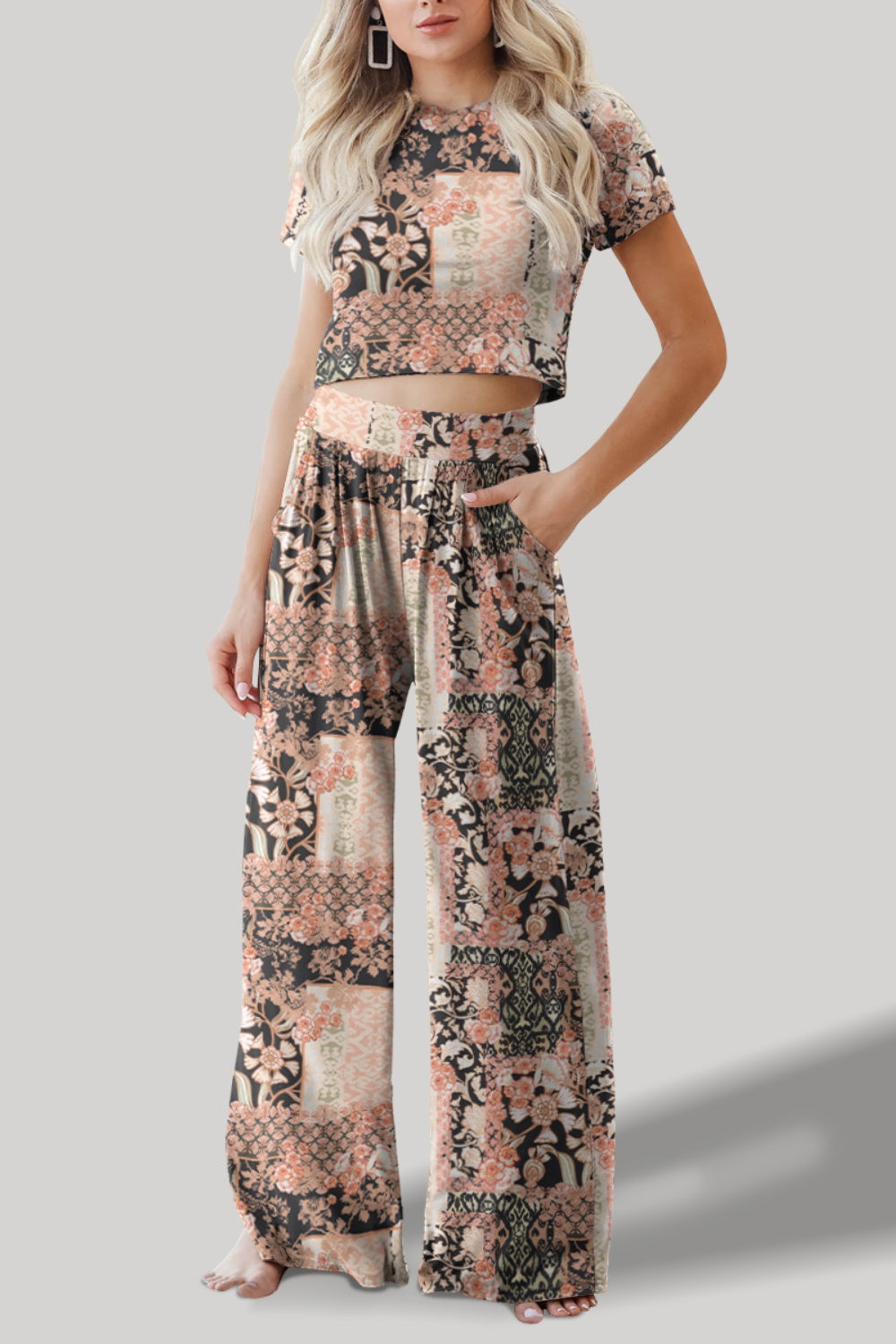 
                  
                    'HADLEY' Printed Round Neck Short Sleeve Top and Pants Set
                  
                