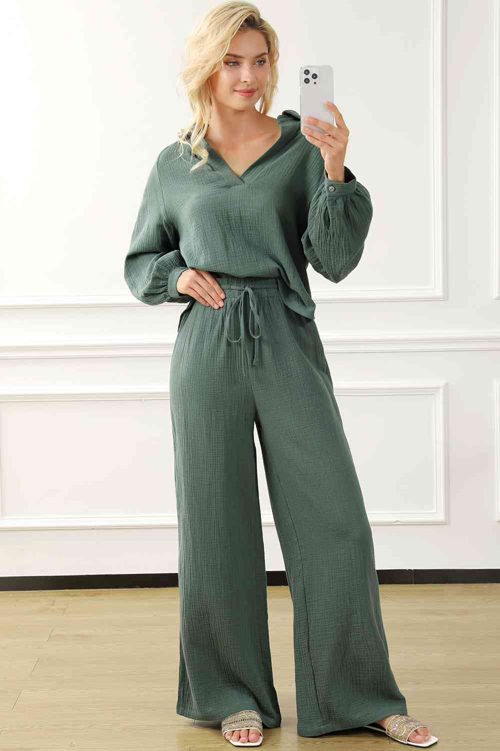 
                  
                    'Lane' Collared Neck Top and Drawstring Pants Set
                  
                